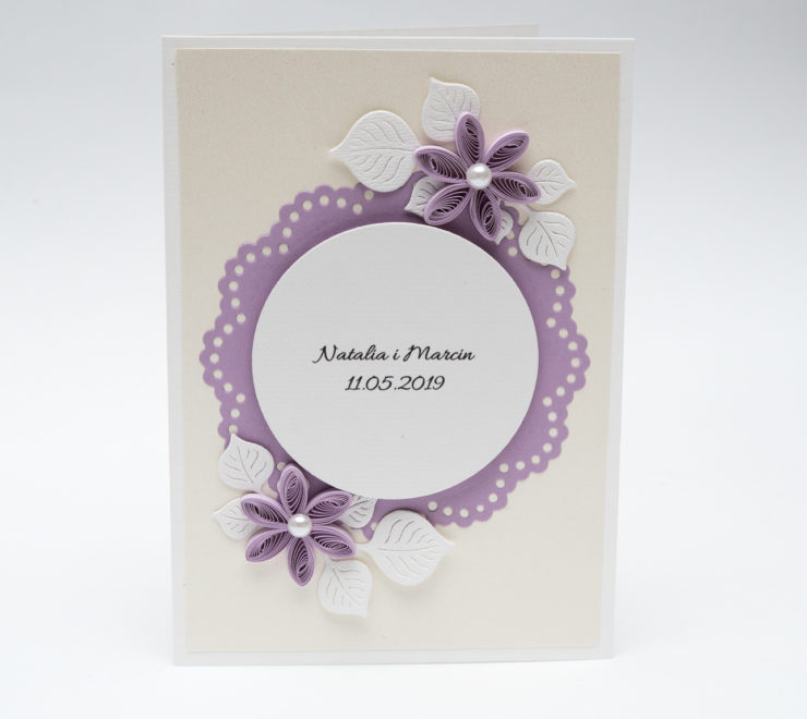 Read more about the article Elegant Handmade Wedding Invitation – Quilling Flowers
