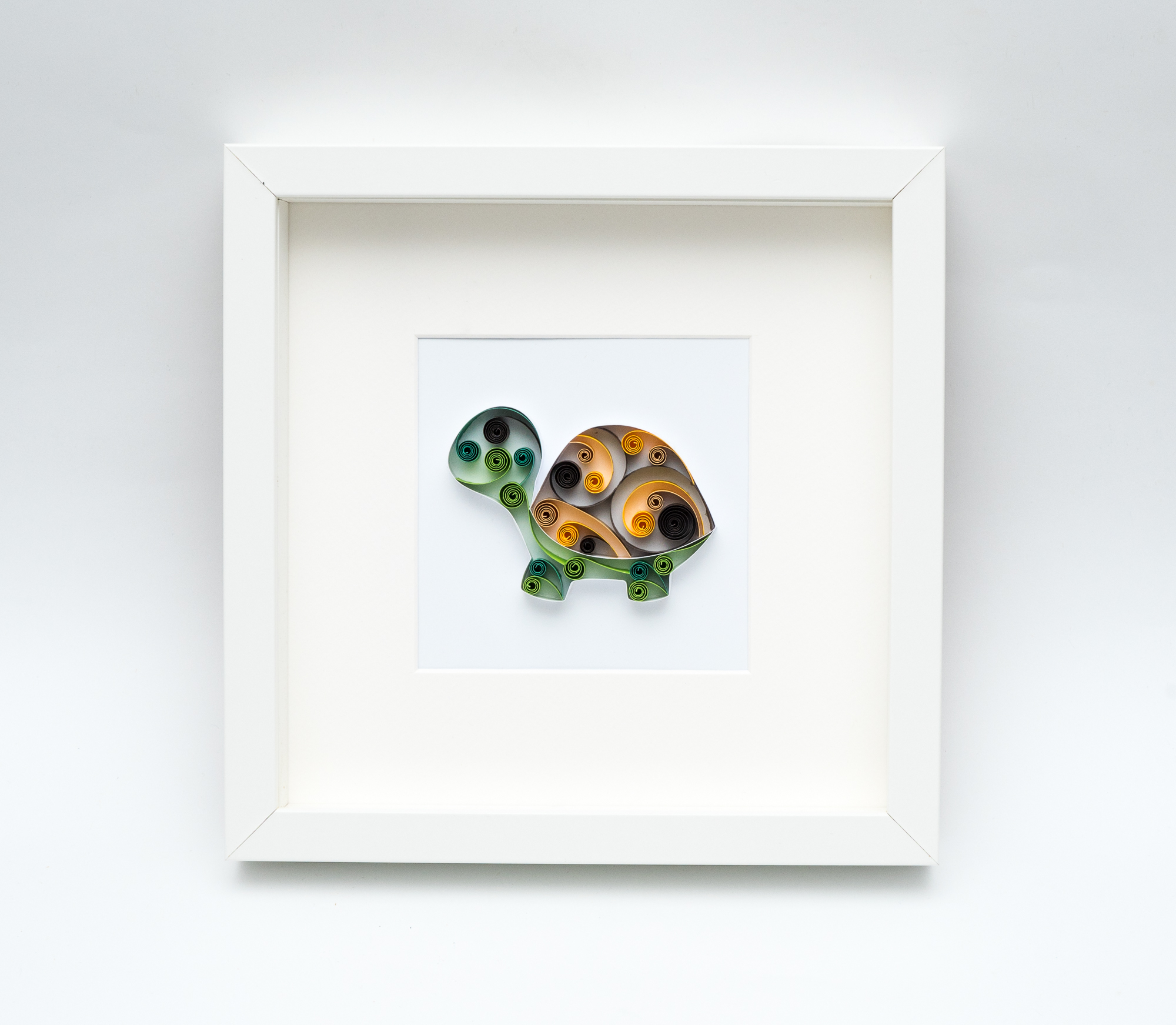 You are currently viewing Obrazek z żółwiem – urocza dekoracja do pokoju dziecka
