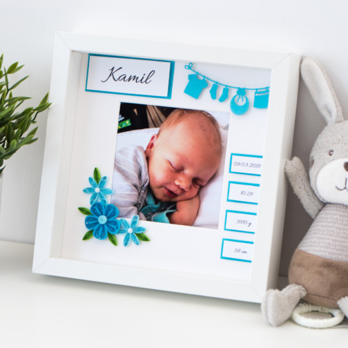 ręcznie robiona metryczka ze zdjęciem dla chłopca metryczka w ramce quilling prezent z okazji narodzin dziecka prezent na chrzest