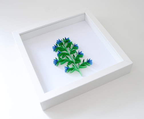 niebieskie kwiaty z papieru quilling w ramce dekoracje do domu