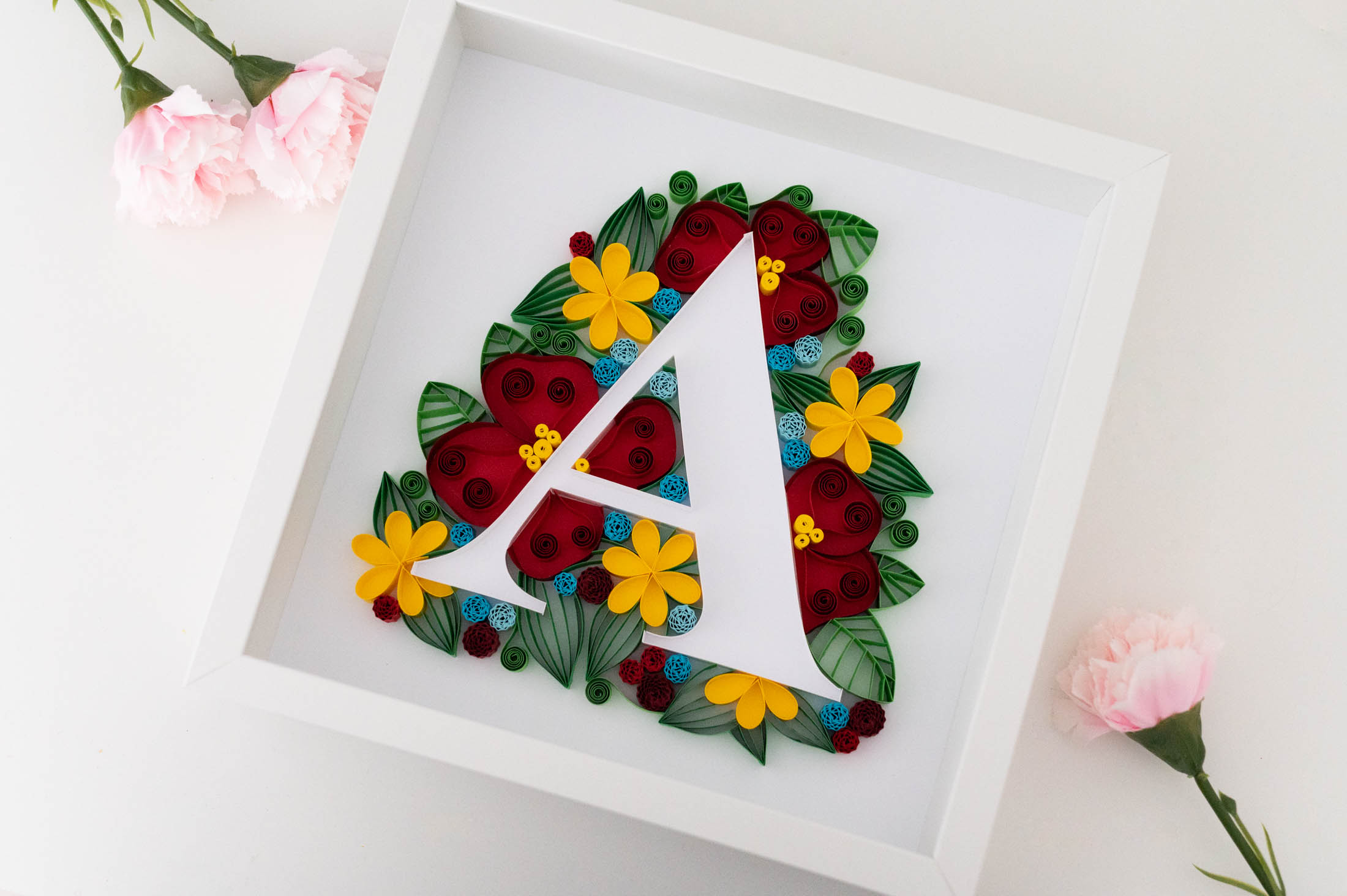 Read more about the article Floral monogram – unique framed paper art
